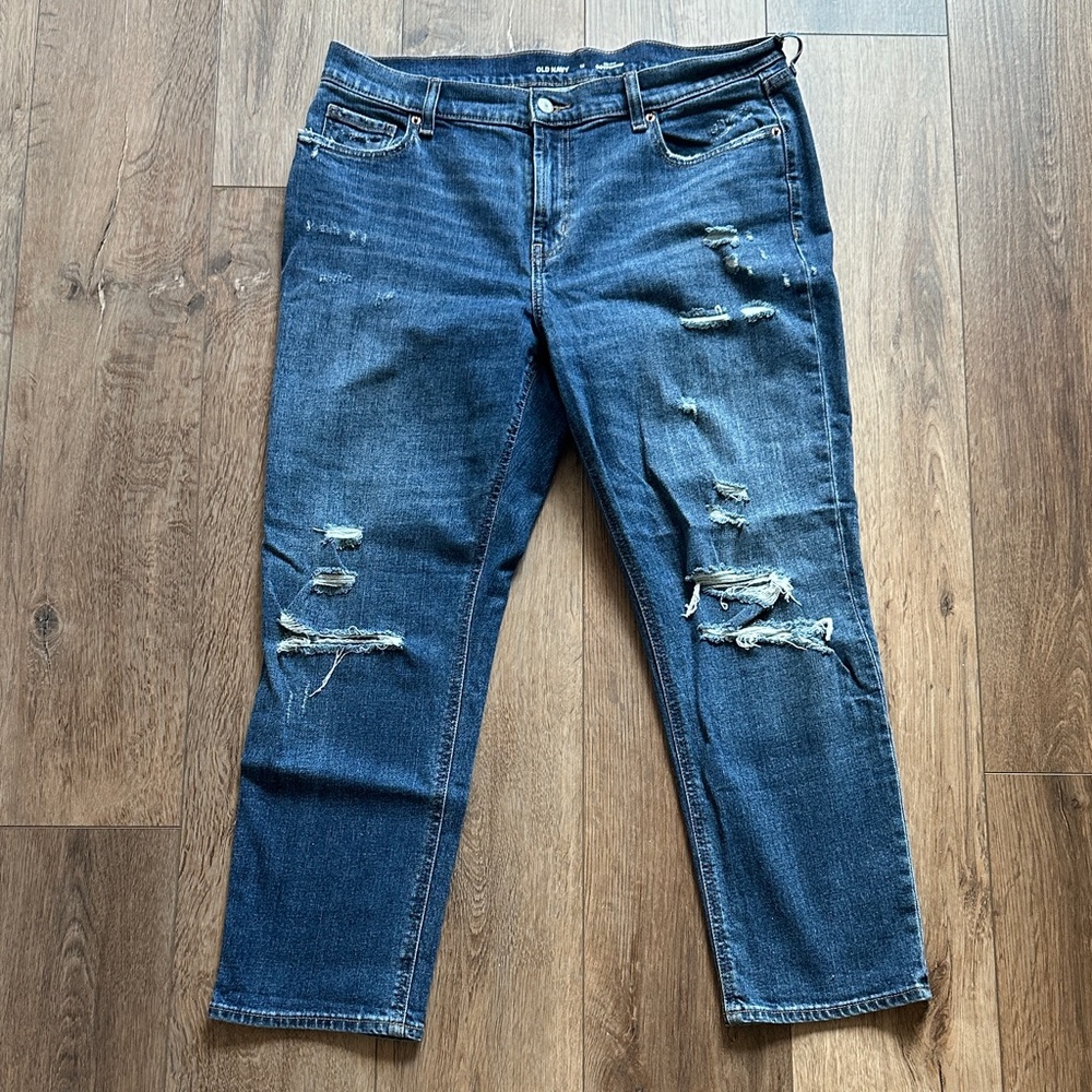 Women’s Old Navy Mid Rise Boyfriend Dark Blue Distressed Jeans in size 12
